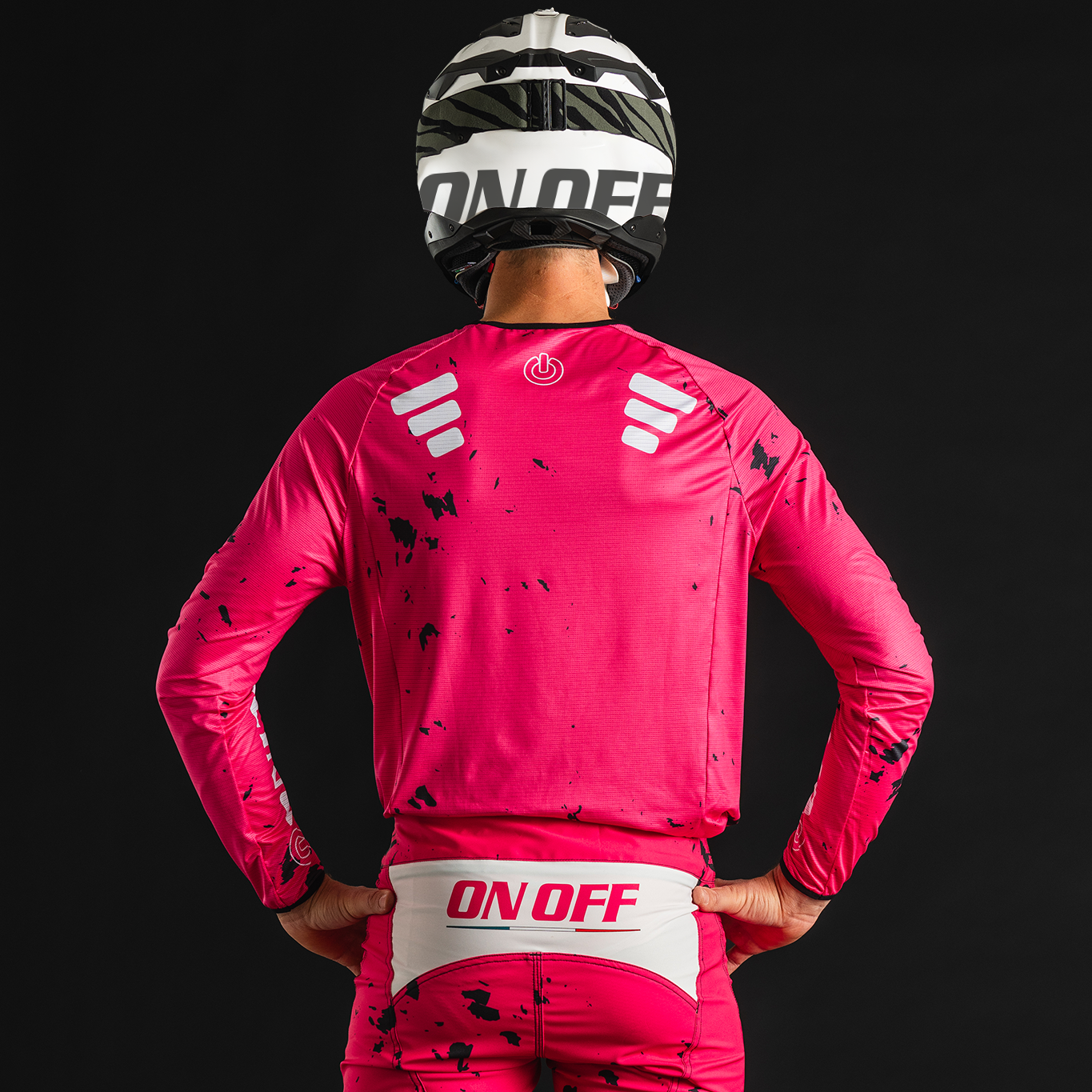 OBLIVION CARBON: MAGENTA EDITION